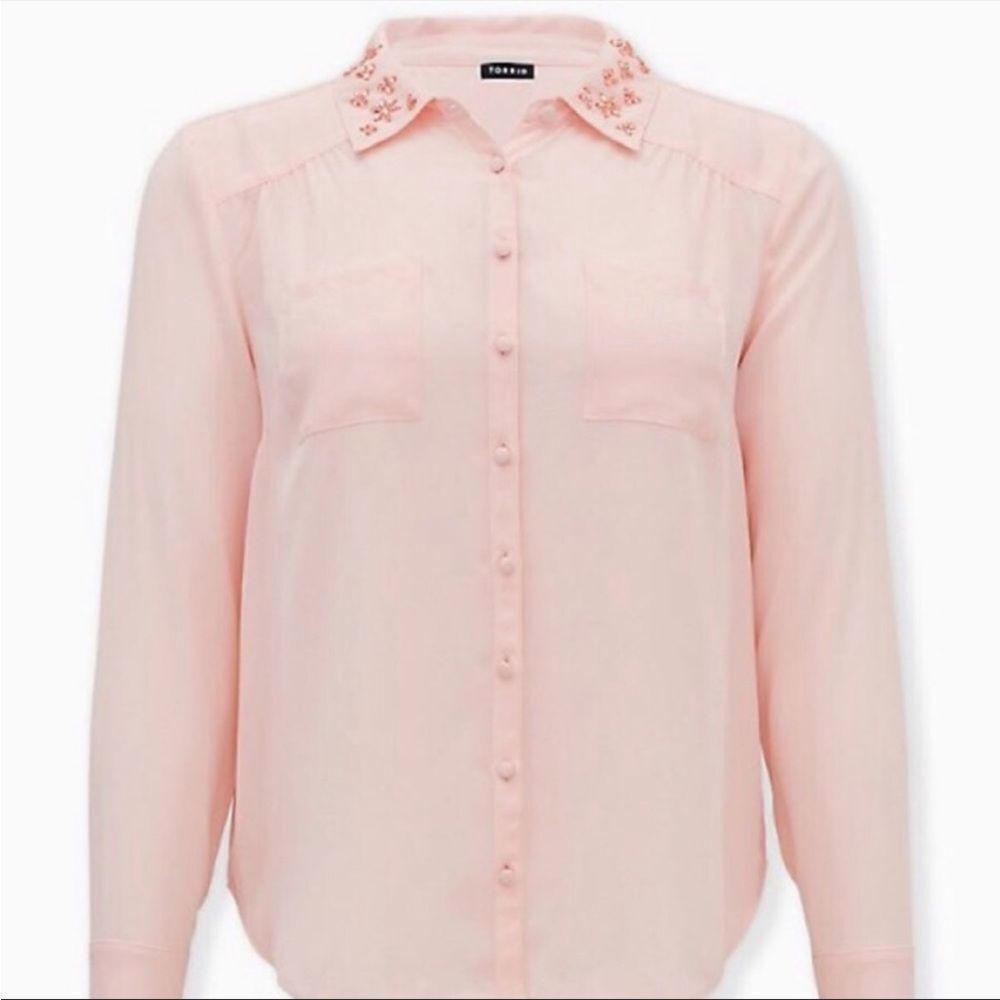 New Torrid Madison Blush Pink embellished Top shirt button down size 5 5X 28 - Picture 5 of 6